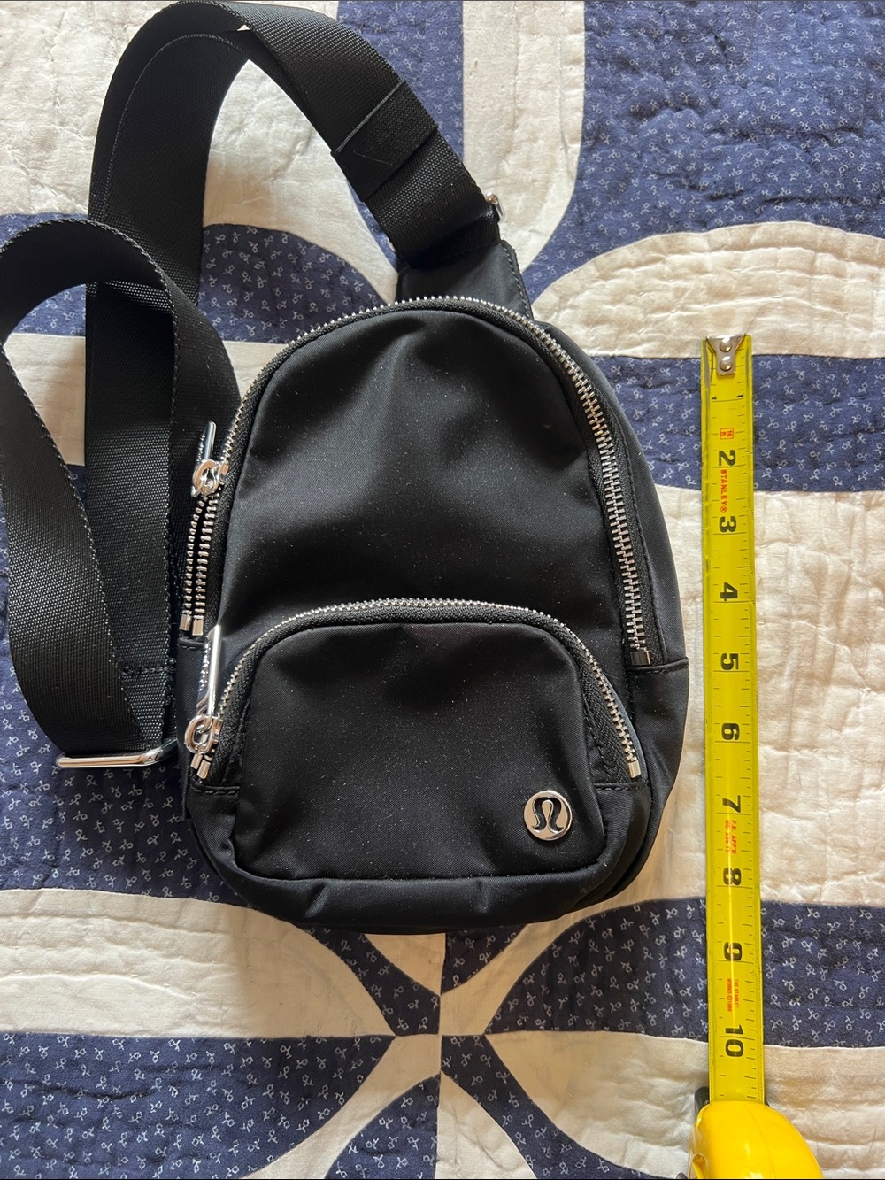 lululemon 4L  Black Crossbody mini backpack Sling Bag